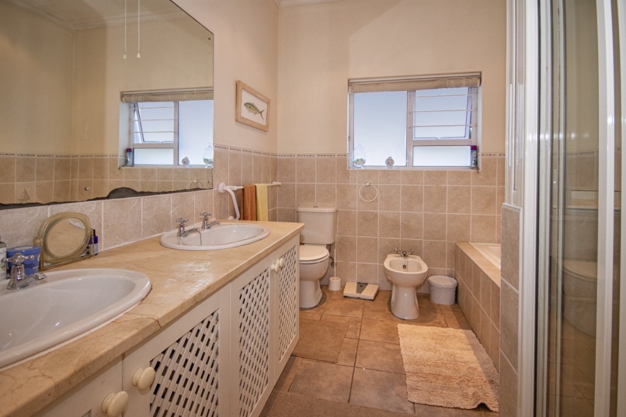 3 Bedroom Property for Sale in Upper Main Street Western Cape